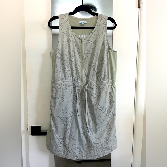 FLX‎ Dress Women’s Size Large Sage green athletic built in shorts - Picture 1 of 12